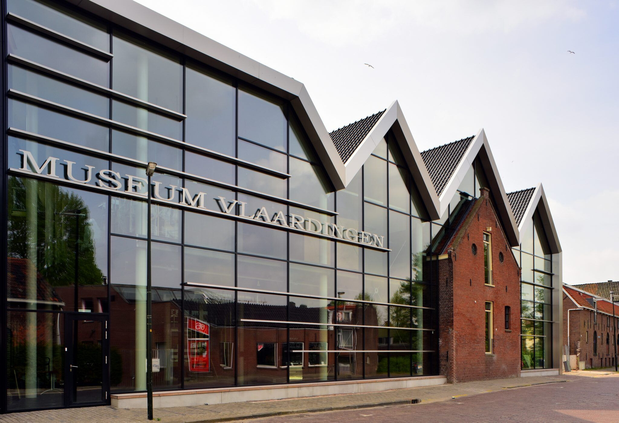 2 vrijkaarten voor museum Vlaardingen & Arij Pleijsier ansichtkaarten